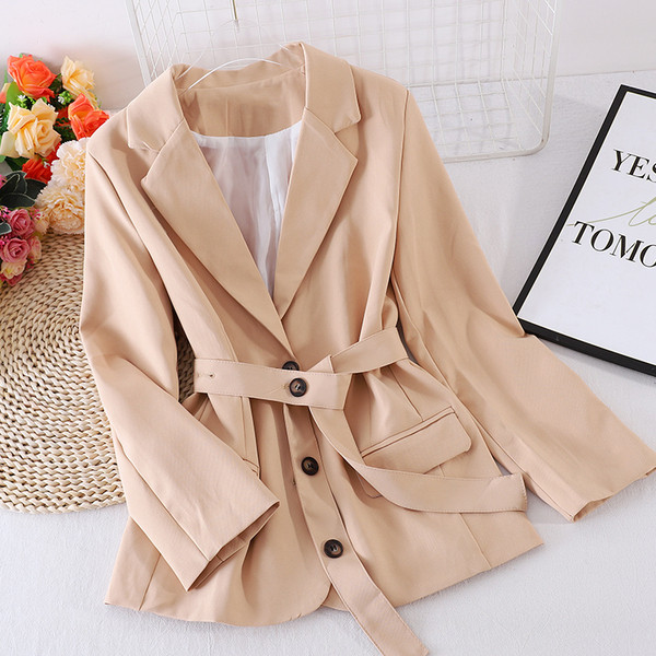 Új modell női kabát övvel és hosszú ujjal