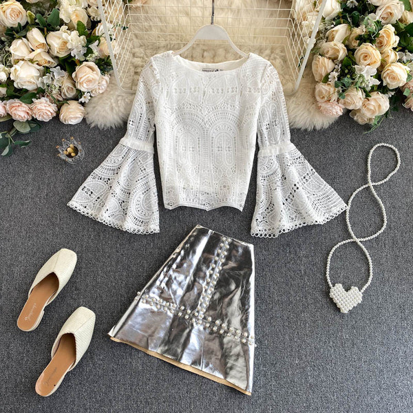 Női szoknya szett gyöngyökkel és csipkeblúzzal