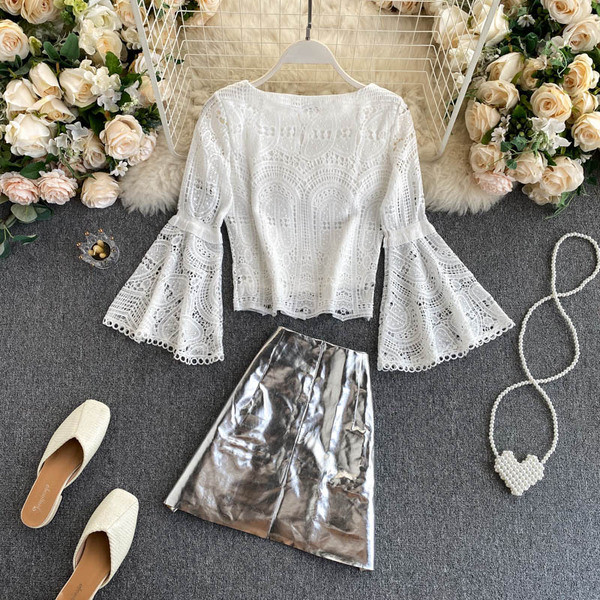 Női szoknya szett gyöngyökkel és csipkeblúzzal