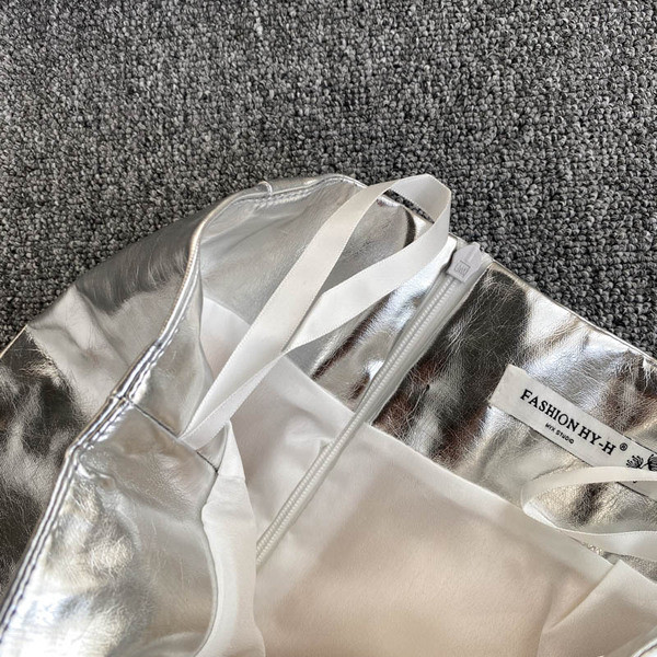 Női szoknya szett gyöngyökkel és csipkeblúzzal