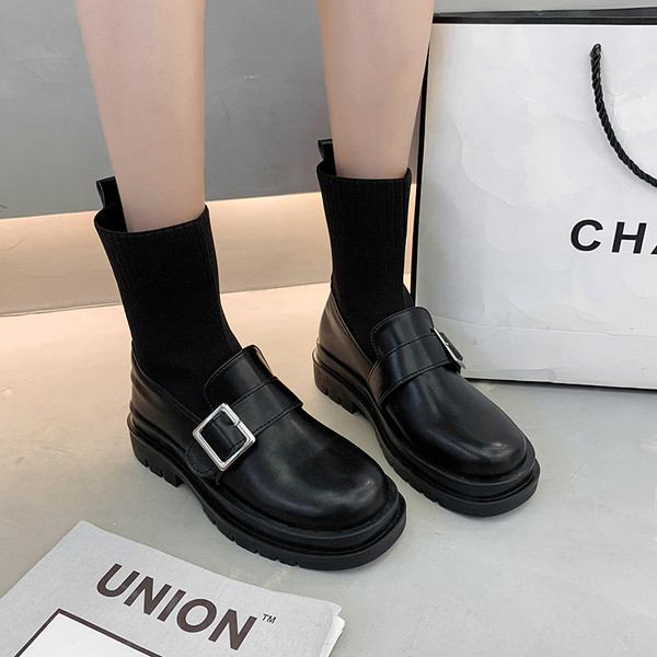 Novi model ženskih čizama sa kopčom u crnoj boji