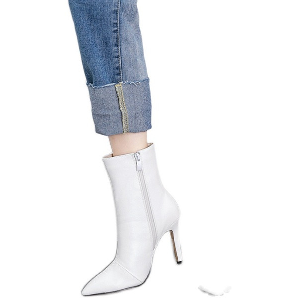 Stílusos női csizma műbőr hegyes modell magassarkúval