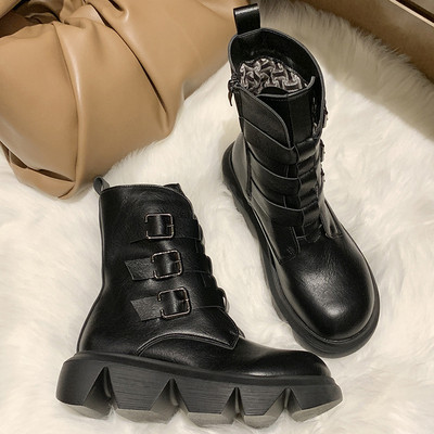 Uus mudel ökonahast pandlaga ja kareda tallaga naiste saapad