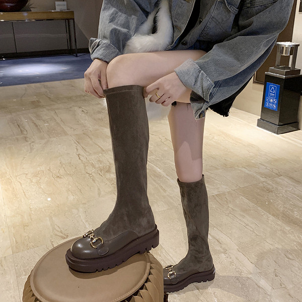 Naiste vabaaja saapad lukuga kolmes värvitoonis