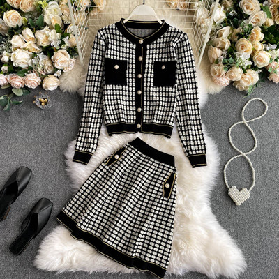 Naiste ruuduline seeliku ja vesti komplekt