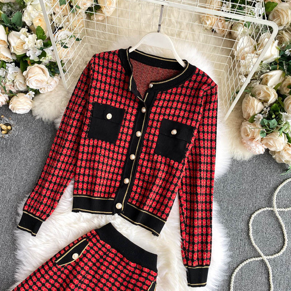 Naiste ruuduline seeliku ja vesti komplekt