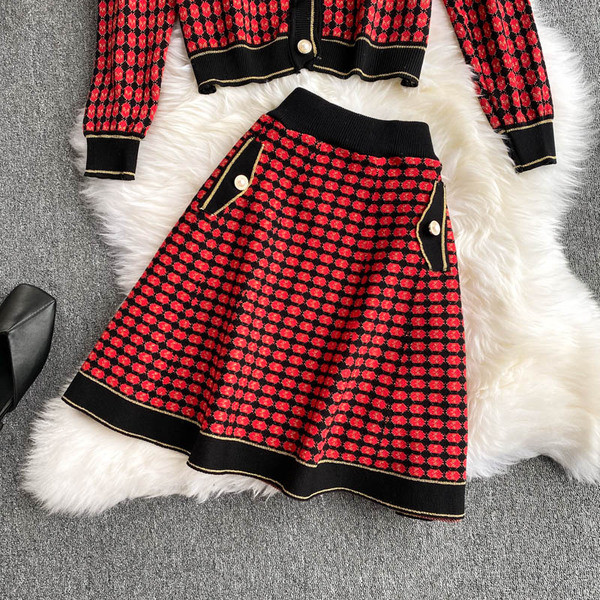 Naiste ruuduline seeliku ja vesti komplekt