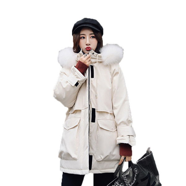 Modern női kabát elasztikus derékkal és lefelé a kapucnival