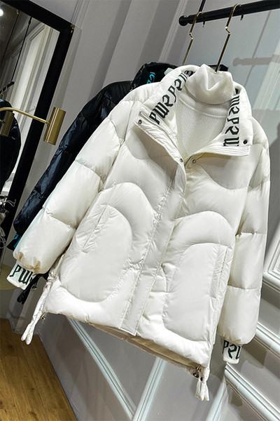 Új modell női téli kabát gallérján felirattal