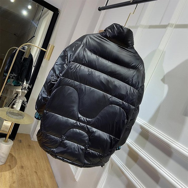 Új modell női téli kabát gallérján felirattal