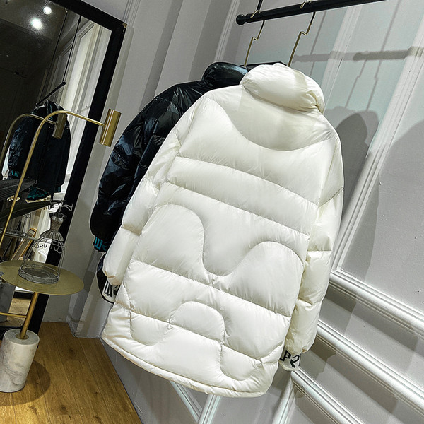 Új modell női téli kabát gallérján felirattal