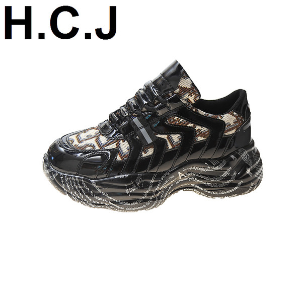 Musta kõrge talla ja paeltega naiste tossud