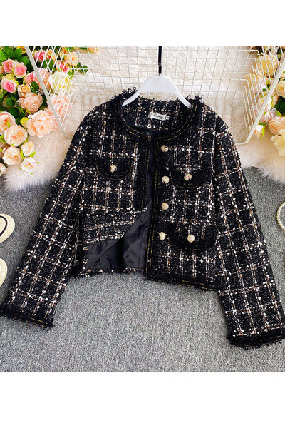 Kockás női rövid kabát fém gombokkal