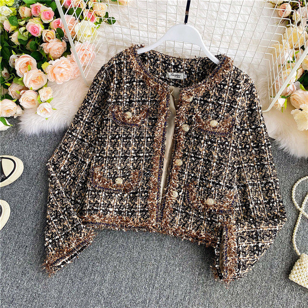 Kockás női rövid kabát fém gombokkal