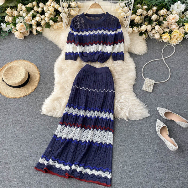Kötött női blúz és hosszú szoknya szett