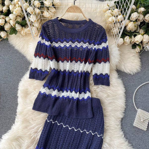 Kötött női blúz és hosszú szoknya szett