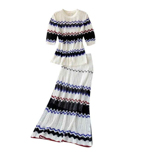Kötött női blúz és hosszú szoknya szett