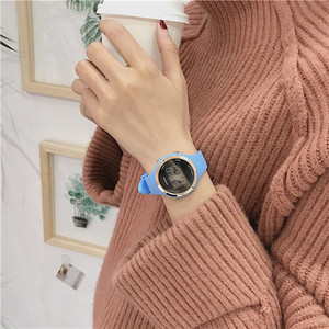 Ümara kujuga elektrooniline naiste käekell