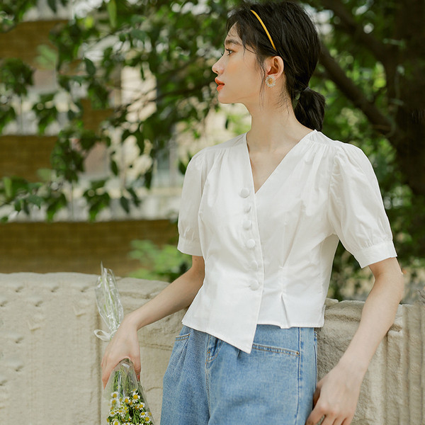 Női modern rövid aszimmetrikus ing gombokkal