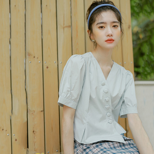 Női modern rövid aszimmetrikus ing gombokkal