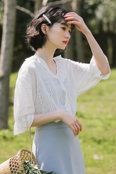 Moodne tikandiga ja 3/4 varrukatega naiste särk