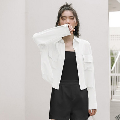 Praegune naiste lühike särgi lai taskutega mudel