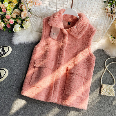 Molyhos szarvas zsebekkel és klasszikus gallérral