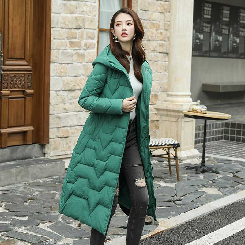 Sieviešu ziemas garā jaka ar kabatām un kapuci