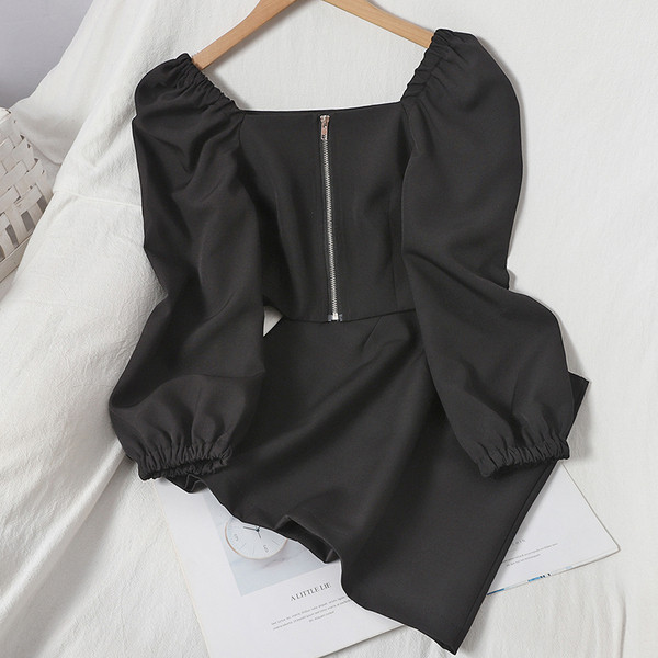 Korszerű női szett hosszú ujjú blúzból és magas derekú szoknyából