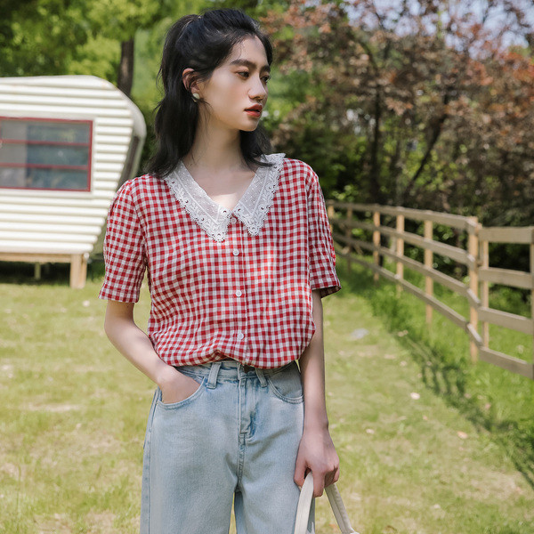 Női alkalmi kockás ing csipkével