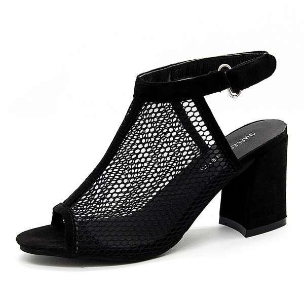 Modern női magas sarkú cipő csattal