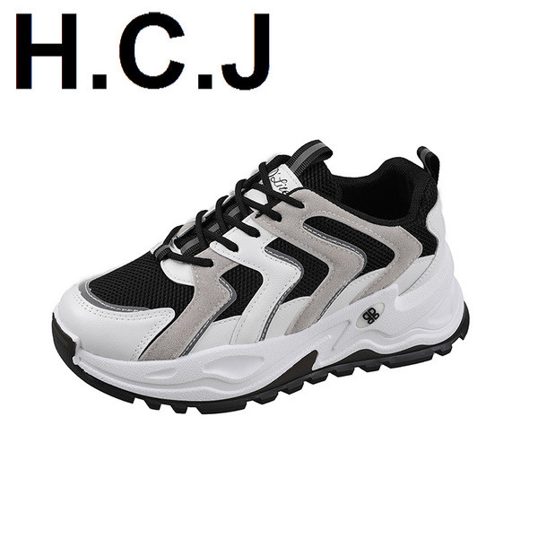 Fűzős, magas talpú női tornacipő két színben