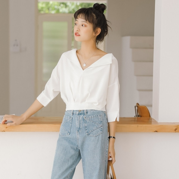 Moodne naiste lühike särk spits kaelusega tavaline mudel