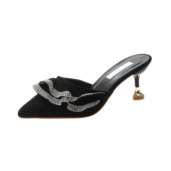 Elegáns női cipő magas vékony sarkú, fényes hatású, öko velúr