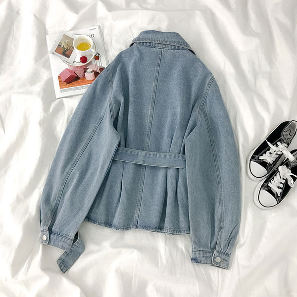 Tanka traper jakna s remenom oko struka