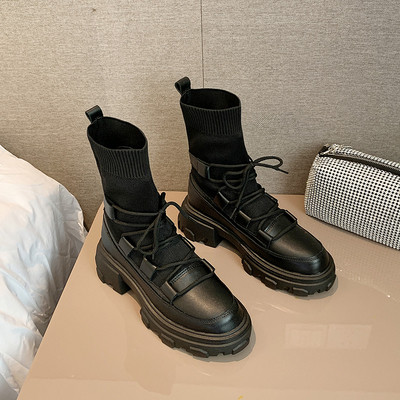 Stiilsed naiste saapad - musta ja beeži värvi sokitüüp