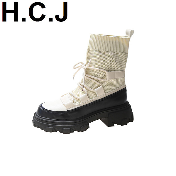 Stiilsed naiste saapad - musta ja beeži värvi sokitüüp