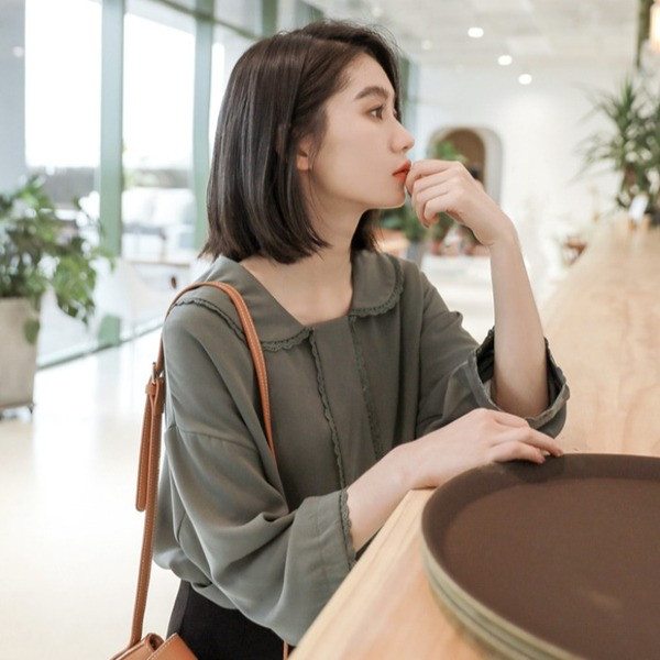 Γυναικείο καθημερινό πουκάμισο με οβάλ λαιμόκοψη και φαρδιά μανίκια