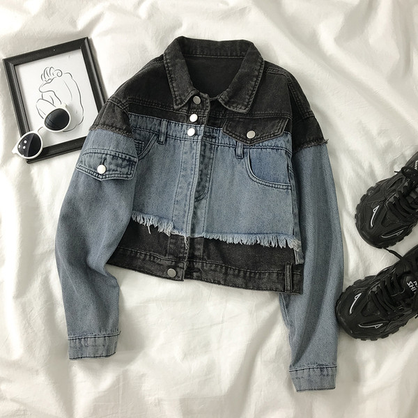 Kéttónusú farmerdzseki gallérral és zsebekkel