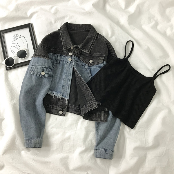 Kéttónusú farmerdzseki gallérral és zsebekkel