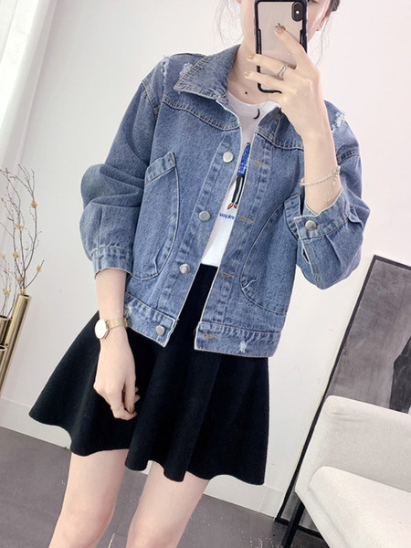 Lezser farmerdzseki szakadt motívumokkal és zsebekkel