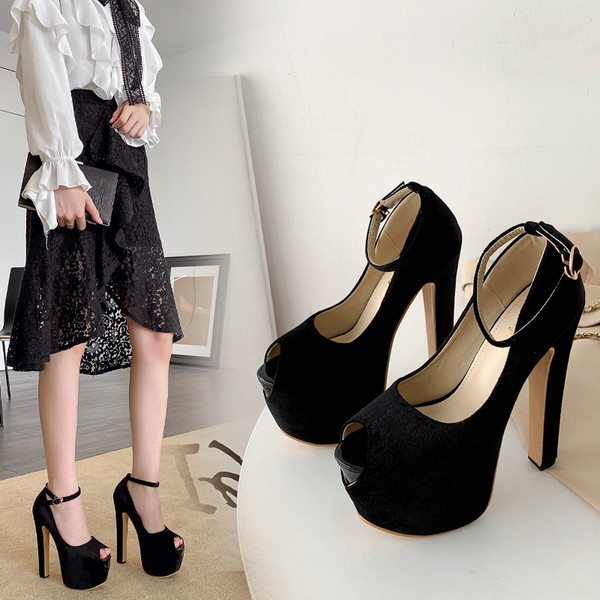 Elegantsed pandlaga naiste kõrge kontsaga kingad