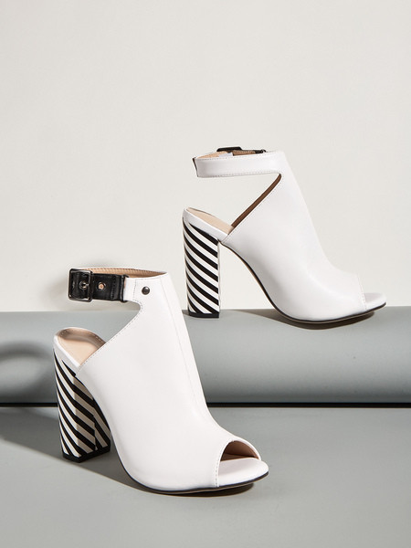 Κομψά γυναικεία ψηλοτάκουνα παπούτσια με αγκράφα