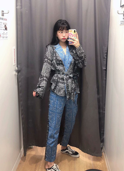 Női kabát és hosszú nadrág szett mintás mintával