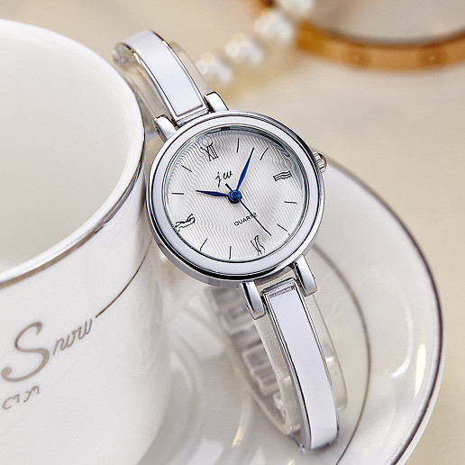 Finom női karóra vékony fém szíjjal