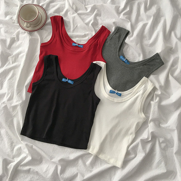 Ümara kaelusega ja laiade rihmadega vabaaja naiste topp