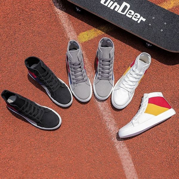 Színes, fűzős férfi tornacipő