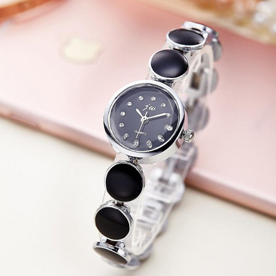 Egyszerű női karóra