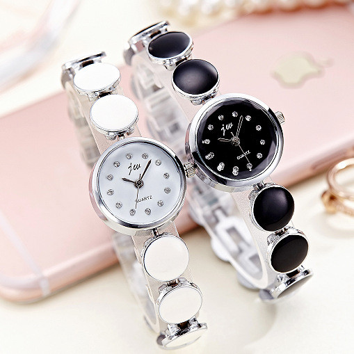 Egyszerű női karóra