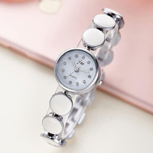 Egyszerű női karóra